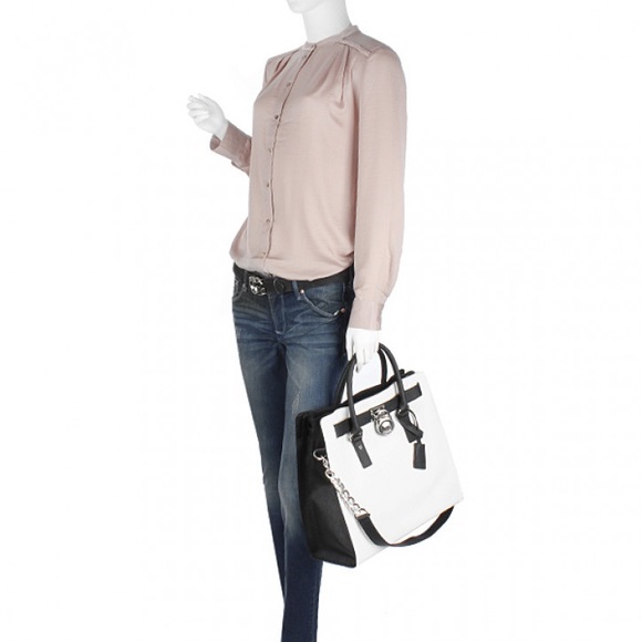 Very Large Michael Kors Tote - Picture 7 of 7